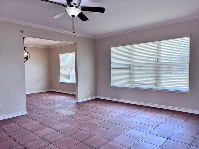 501 Dolphin Pl, Corpus Christi, TX 78411