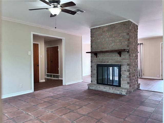 501 Dolphin Pl, Corpus Christi, TX 78411