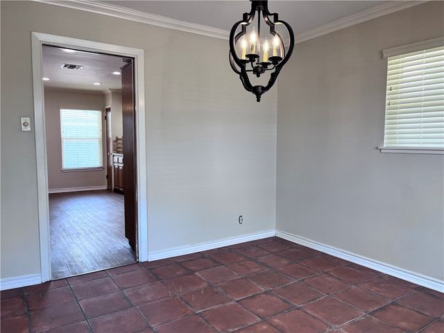 501 Dolphin Pl, Corpus Christi, TX 78411