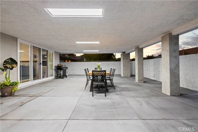 322 South Victoria Avenue, Ventura, CA 93003