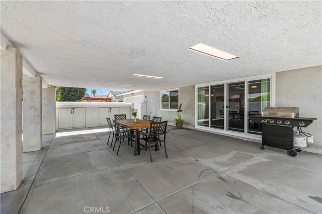 322 South Victoria Avenue, Ventura, CA 93003