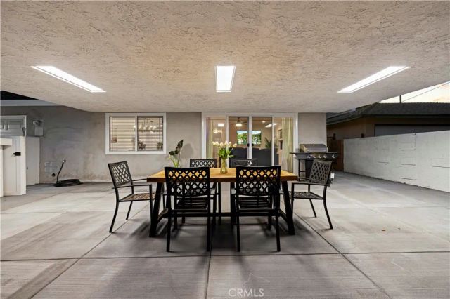 322 South Victoria Avenue, Ventura, CA 93003