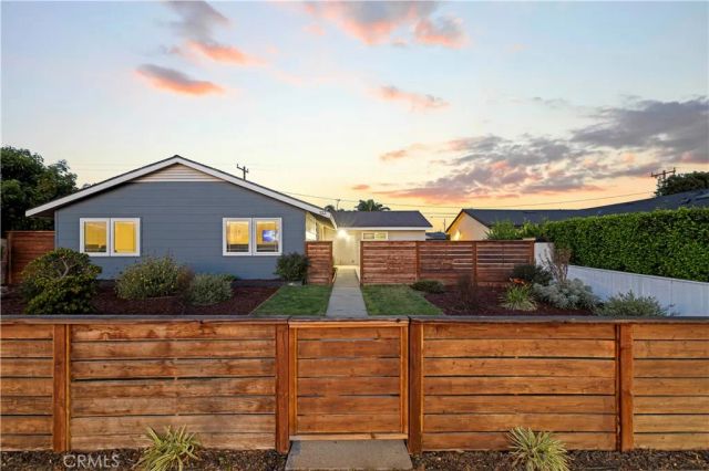 322 South Victoria Avenue, Ventura, CA 93003