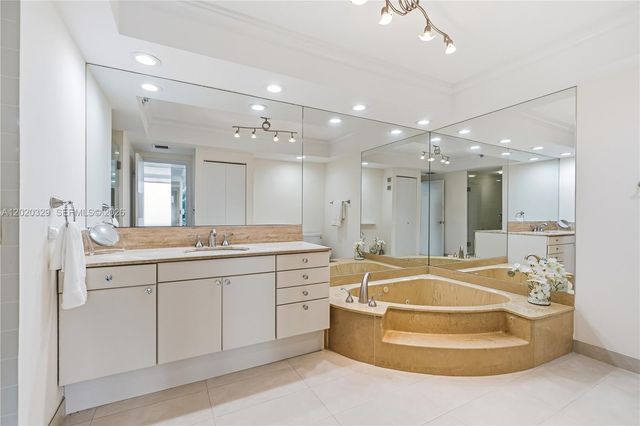 20281 E Country Club Drive 2101, Aventura, FL 33180