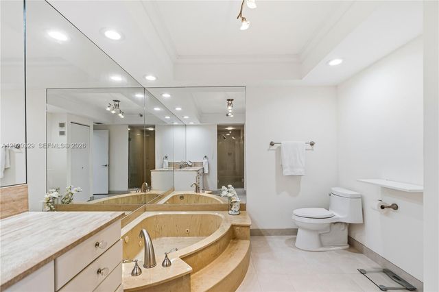 20281 E Country Club Drive 2101, Aventura, FL 33180