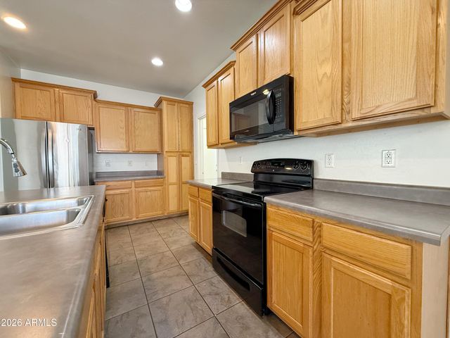 7213 N 72nd Drive, Glendale, AZ 85303