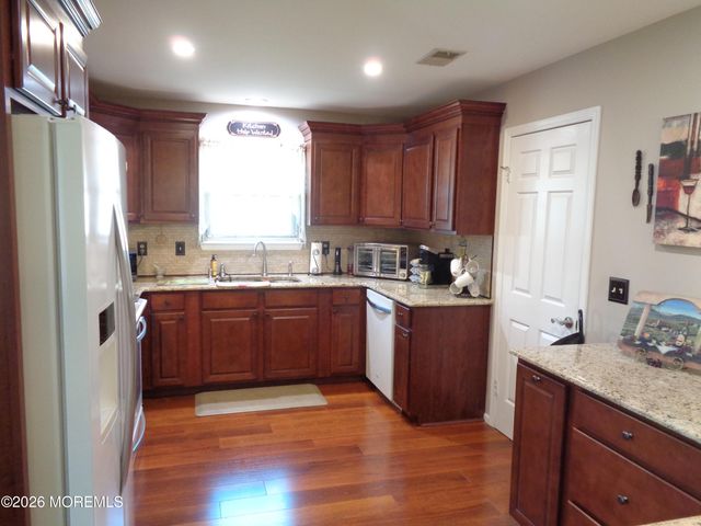 46 Morning Glory Lane, Whiting, NJ 08759