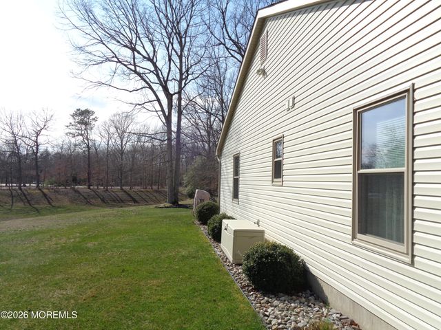 46 Morning Glory Lane, Whiting, NJ 08759