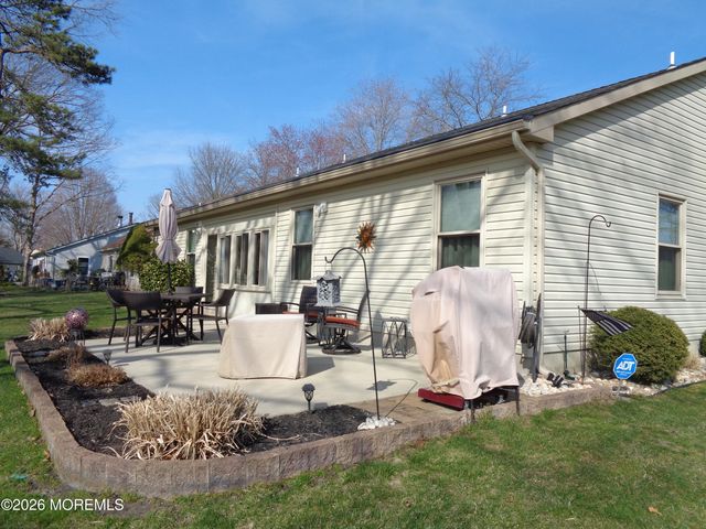 46 Morning Glory Lane, Whiting, NJ 08759