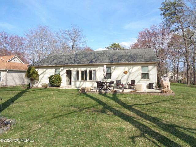 46 Morning Glory Lane, Whiting, NJ 08759