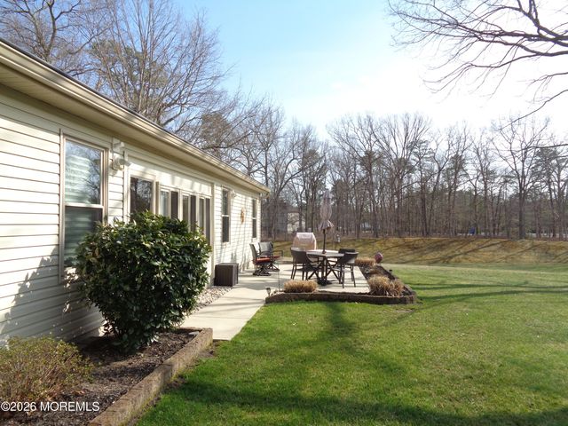 46 Morning Glory Lane, Whiting, NJ 08759