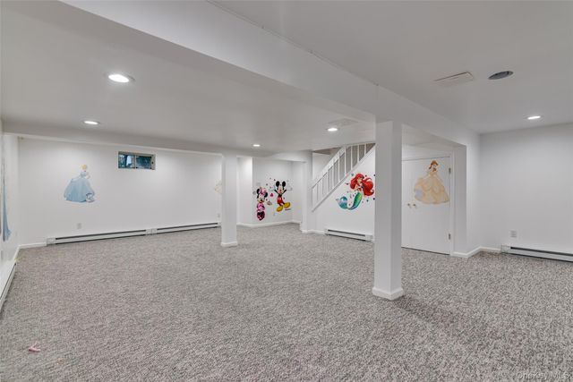 102 Glen Way, Syosset, NY 11791