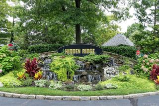 102 Glen Way, Syosset, NY 11791
