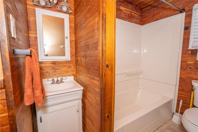 68 Lane 5, Warwick, RI 02888