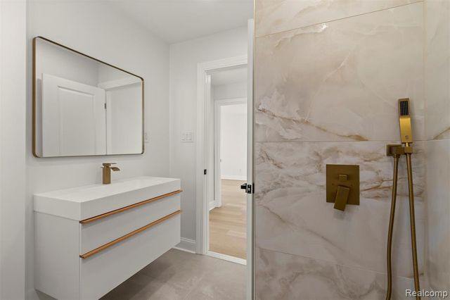 3933 Williams Street, Dearborn Heights, MI 48125