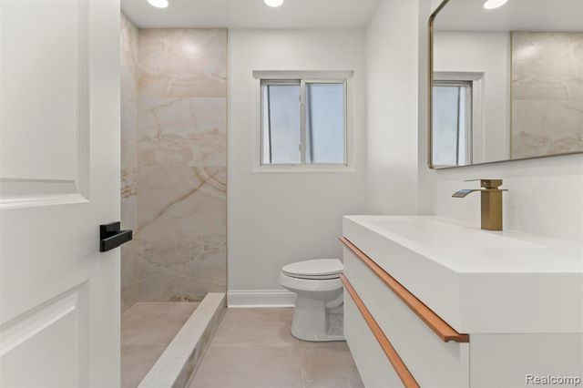 3933 Williams Street, Dearborn Heights, MI 48125