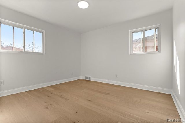 3933 Williams Street, Dearborn Heights, MI 48125