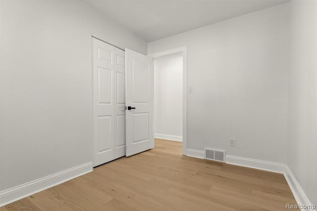 3933 Williams Street, Dearborn Heights, MI 48125