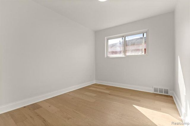 3933 Williams Street, Dearborn Heights, MI 48125