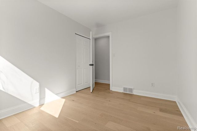 3933 Williams Street, Dearborn Heights, MI 48125