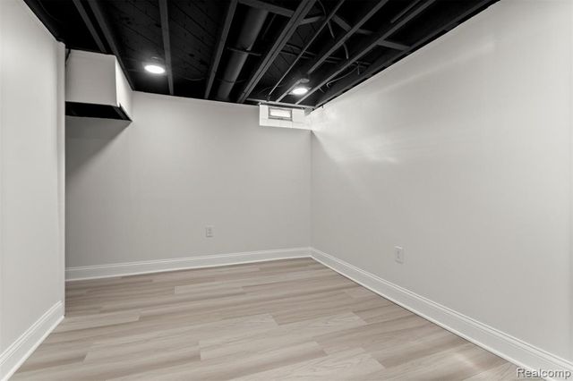 3933 Williams Street, Dearborn Heights, MI 48125