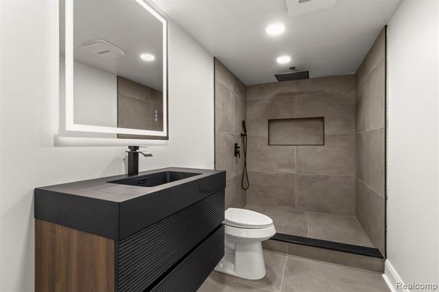 3933 Williams Street, Dearborn Heights, MI 48125