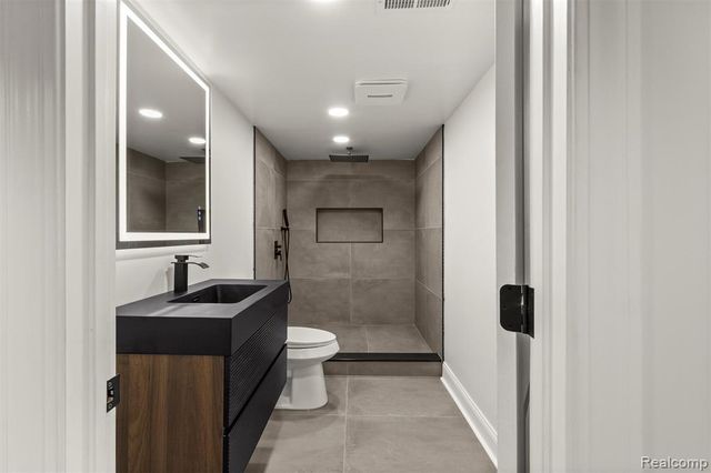 3933 Williams Street, Dearborn Heights, MI 48125