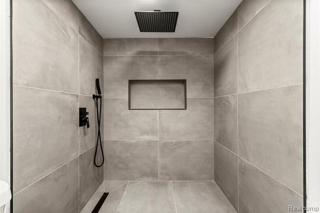 3933 Williams Street, Dearborn Heights, MI 48125