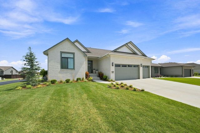 2602 N Emerald Ct, Andover, KS 67002