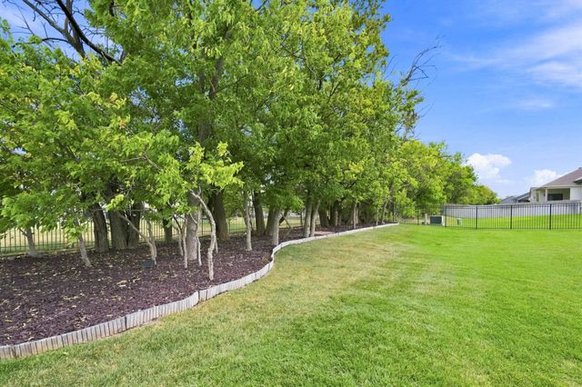2602 N Emerald Ct, Andover, KS 67002