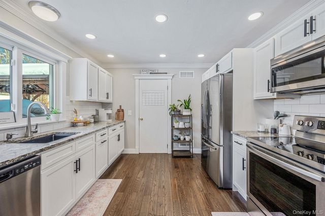 21 Jodi Drive, Manorville, NY 11949