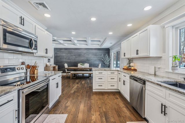 21 Jodi Drive, Manorville, NY 11949