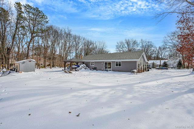 21 Jodi Drive, Manorville, NY 11949