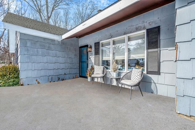 21 Jodi Drive, Manorville, NY 11949