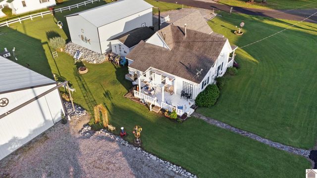 159 W Tennessee, Grand Rivers, KY 42045