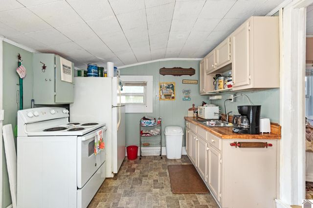 159 W Tennessee, Grand Rivers, KY 42045