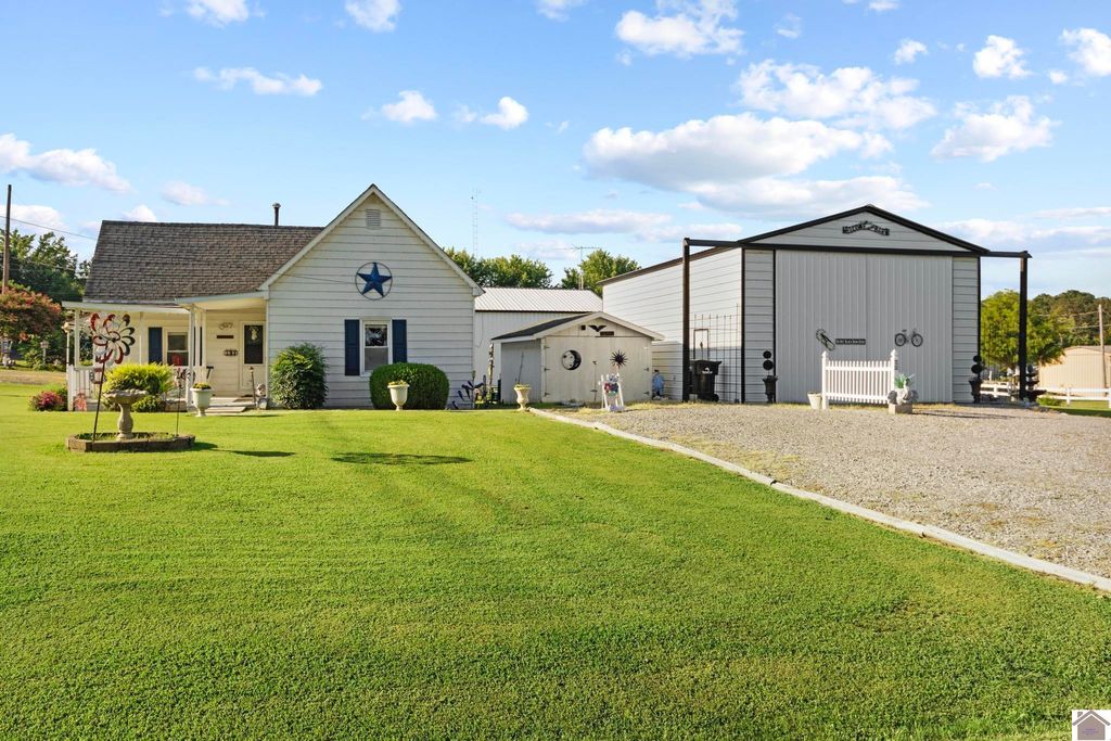 159 W Tennessee, Grand Rivers, KY 42045