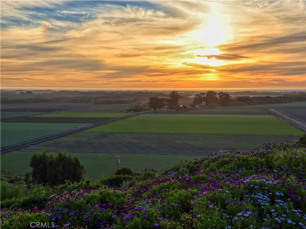 Image 10 of property listing at 2861 Mesa Alta, Arroyo Grande, CA 93420