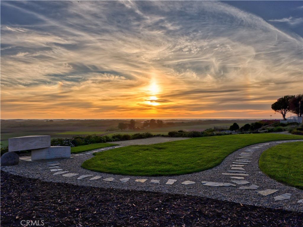 Image 7 of property listing at 2861 Mesa Alta, Arroyo Grande, CA 93420