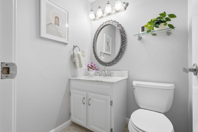 213 Apache Way 213, Tewksbury, MA 01876