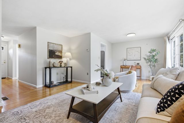 213 Apache Way 213, Tewksbury, MA 01876