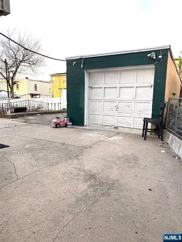 17 Quinn Street, Paterson, NJ 07501