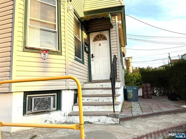 17 Quinn Street, Paterson, NJ 07501