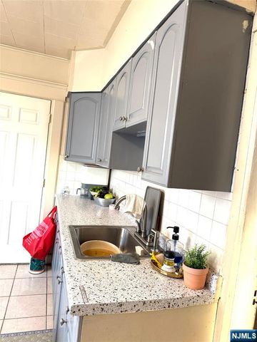 17 Quinn Street, Paterson, NJ 07501