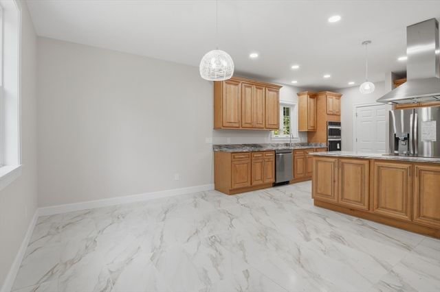 73 Dudley Hill Road, Dudley, MA 01571