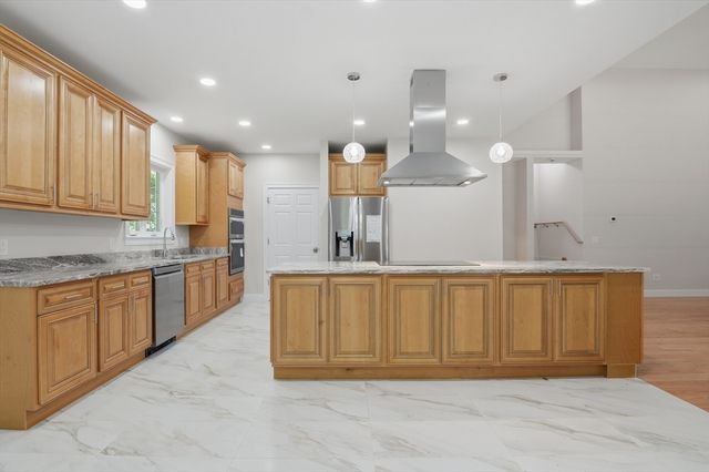 73 Dudley Hill Road, Dudley, MA 01571