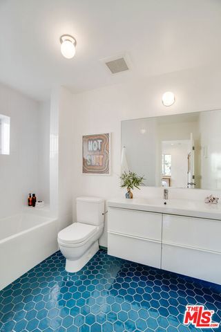 1853 Phillips Way, Los Angeles, CA 90042