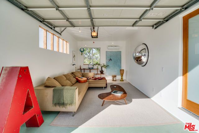 1853 Phillips Way, Los Angeles, CA 90042