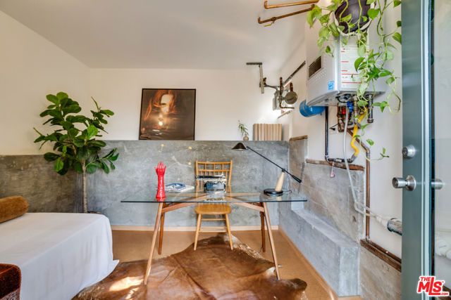 1853 Phillips Way, Los Angeles, CA 90042