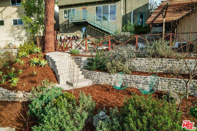 1853 Phillips Way, Los Angeles, CA 90042